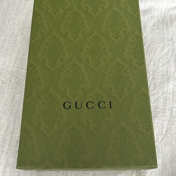 WOMEN'S GG EMBOSSED SNEAKER - Picture 7 of 7